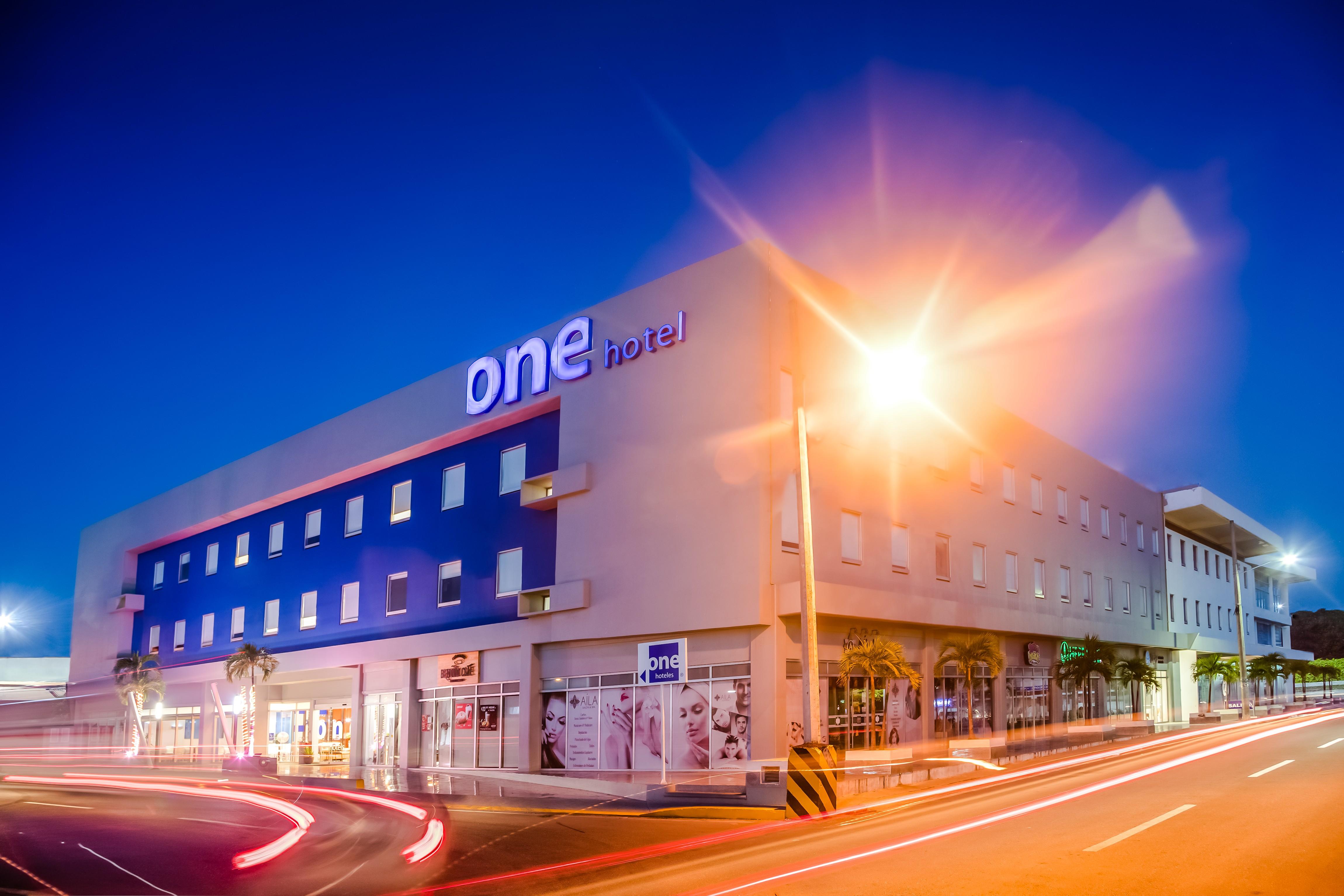 One Playa Del Carmen Hotel Buitenkant foto